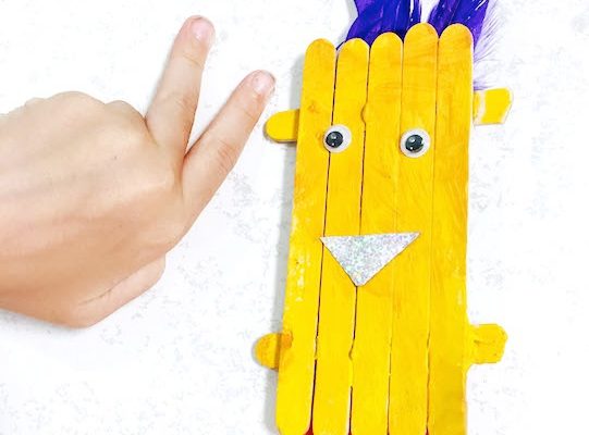 How to make a baby chick using popsicle sticks